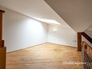 Pronájem bytu 1+kk, Praha - Michle, Magistrů, 32 m2