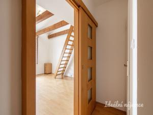 Pronájem bytu 1+kk, Praha - Michle, Magistrů, 32 m2