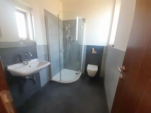 Prodej rodinného domu, Úholičky, Nade Dvorem, 192 m2