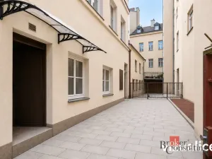 Prodej komerční nemovitosti, Karlovy Vary, Varšavská, 145 m2