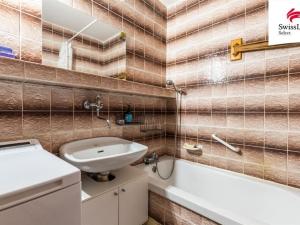 Prodej bytu 3+1, Praha - Kobylisy, Chabařovická, 65 m2
