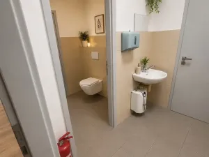 Pronájem obchodního prostoru, Pardubice, Bratranců Veverkových, 77 m2