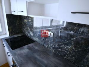 Prodej bytu 2+kk, Olomouc, Dolní náměstí, 61 m2