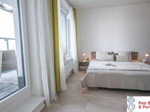 Pronájem bytu 2+kk, Praha - Stodůlky, náměstí Junkových, 49 m2