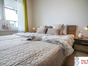 Pronájem bytu 2+kk, Praha - Stodůlky, náměstí Junkových, 49 m2