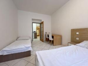 Pronájem bytu 2+kk, Praha - Smíchov, U Santošky, 45 m2