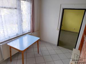 Prodej bytu 2+1, Chvaletice, Kolínská, 63 m2