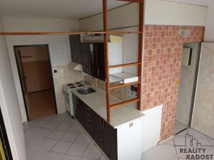 Prodej bytu 2+1, Chvaletice, Kolínská, 63 m2