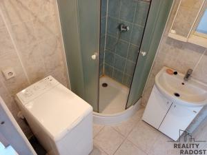 Prodej bytu 2+1, Chvaletice, Kolínská, 63 m2