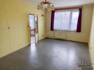 Prodej bytu 2+1, Chvaletice, Kolínská, 63 m2