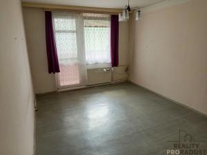 Prodej bytu 2+1, Chvaletice, Kolínská, 63 m2