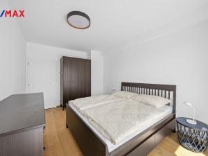 Pronájem bytu 2+kk, Hradec Králové - Pražské Předměstí, Gočárova třída, 48 m2