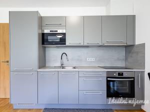 Pronájem bytu 1+kk, Praha - Hostivař, Kytínská, 34 m2