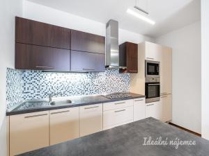 Pronájem bytu 2+kk, Praha - Háje, Stříbrského, 59 m2