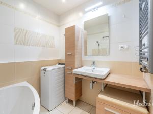 Pronájem bytu 2+kk, Praha - Háje, Stříbrského, 59 m2