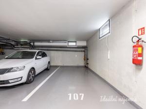 Pronájem bytu 2+kk, Praha - Háje, Stříbrského, 59 m2