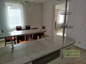 Pronájem rodinného domu, Římov, Na Hájcích, 172 m2