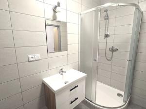 Pronájem bytu 1+1, Kralupy nad Vltavou, nám. Mládežníků, 38 m2