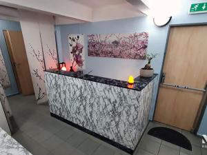 Pronájem obchodního prostoru, Praha - Kobylisy, Nad Šutkou, 118 m2
