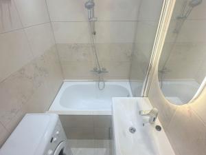 Pronájem bytu 2+kk, Praha - Braník, Novodvorská, 40 m2
