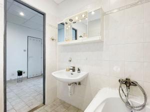 Prodej bytu 3+1, Praha - Libuš, K lukám, 68 m2