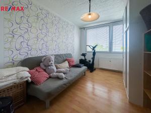 Prodej bytu 3+1, Jince, Zborovská, 70 m2
