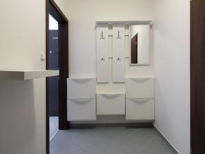 Pronájem bytu 1+kk, Praha - Hlubočepy, Hugo Haase, 48 m2