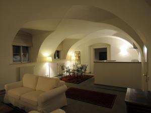 Pronájem bytu 2+1, Praha - Malá Strana, Vlašská, 94 m2