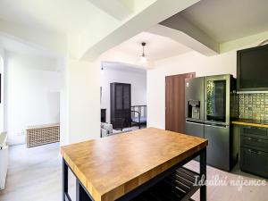 Pronájem bytu 1+kk, Praha - Holešovice, Jankovcova, 32 m2