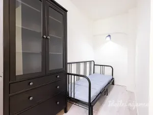 Pronájem bytu 1+kk, Praha - Holešovice, Jankovcova, 32 m2