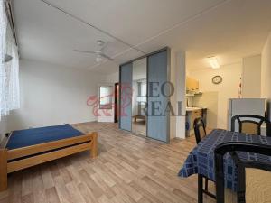 Pronájem bytu 1+kk, Praha - Řepy, Mrkvičkova, 36 m2