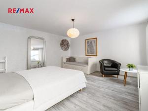 Prodej atypického bytu, Praha - Karlín, Pernerova, 60 m2