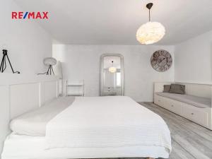Prodej atypického bytu, Praha - Karlín, Pernerova, 60 m2