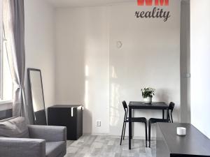 Pronájem bytu 1+kk, Karlovy Vary - Doubí, K Linhartu, 24 m2