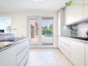 Prodej rodinného domu, Lužice, 190 m2