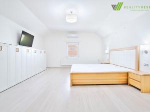 Prodej rodinného domu, Lužice, 190 m2