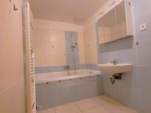Pronájem bytu 2+kk, Praha - Háje, Tatarkova, 76 m2