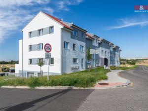 Prodej bytu 2+kk, Uherské Hradiště - Vésky, Na Dědině, 74 m2