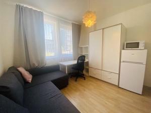 Pronájem bytu 1+kk, Praha - Jinonice, Peroutkova, 17 m2
