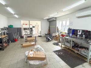 Prodej výrobních prostor, Tavíkovice, 2425 m2