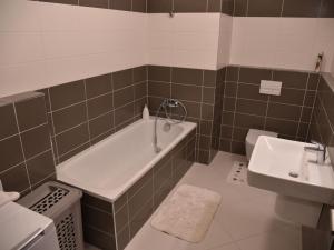 Prodej bytu 2+kk, Praha - Hlubočepy, Vítové, 56 m2