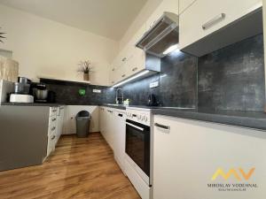 Pronájem bytu 2+kk, Hradec Králové, Mánesova, 61 m2