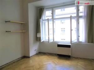 Pronájem bytu 1+kk, Praha - Vinohrady, Kolínská, 33 m2