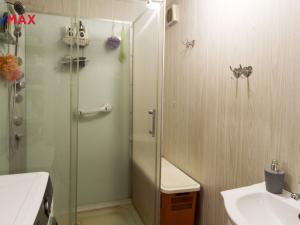 Prodej bytu 3+1, Praha - Kyje, Manželů Dostálových, 62 m2