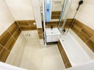 Pronájem bytu 3+kk, Praha - Břevnov, Pod Královkou, 65 m2