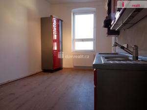 Prodej bytu 3+1, Karlovy Vary - Rybáře, Sokolovská, 93 m2