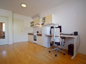 Pronájem bytu 1+kk, Praha - Libeň, Drahobejlova, 40 m2