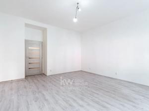 Pronájem bytu 1+kk, Praha - Vršovice, 28. pluku, 34 m2