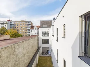 Pronájem bytu 1+kk, Praha - Holešovice, U průhonu, 32 m2