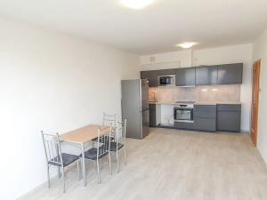 Pronájem bytu 2+kk, Praha - Vysočany, Pod Harfou, 50 m2